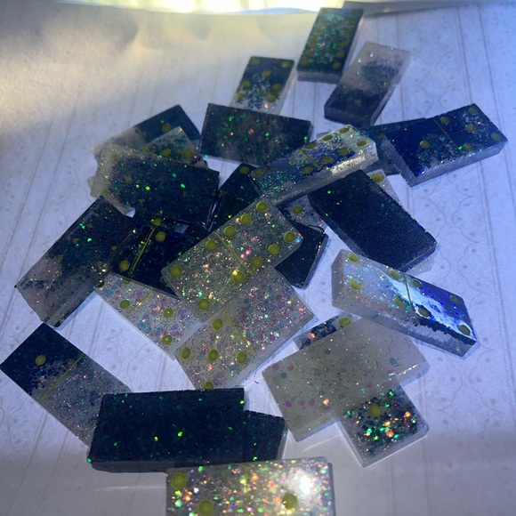 Dominos - Picture 6 of 7